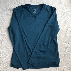 REI active or layering V-neck